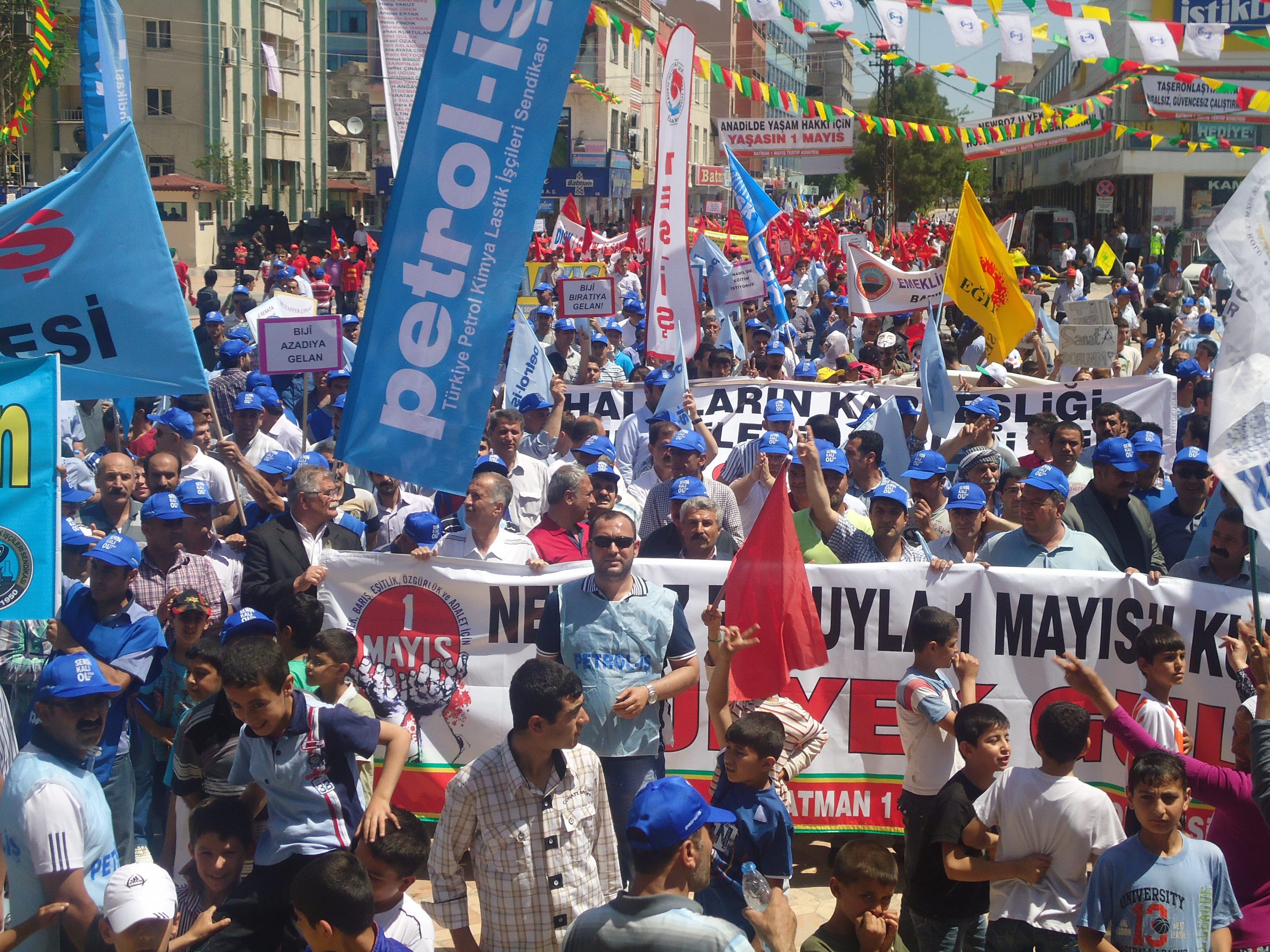 BATMAN'DA 1 MAYIS KUTLAMALARI...