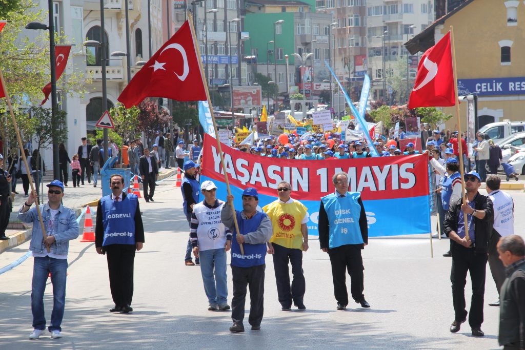 BANDIRMA'DA GÖRKEMLİ 1 MAYIS KUTLAMASI