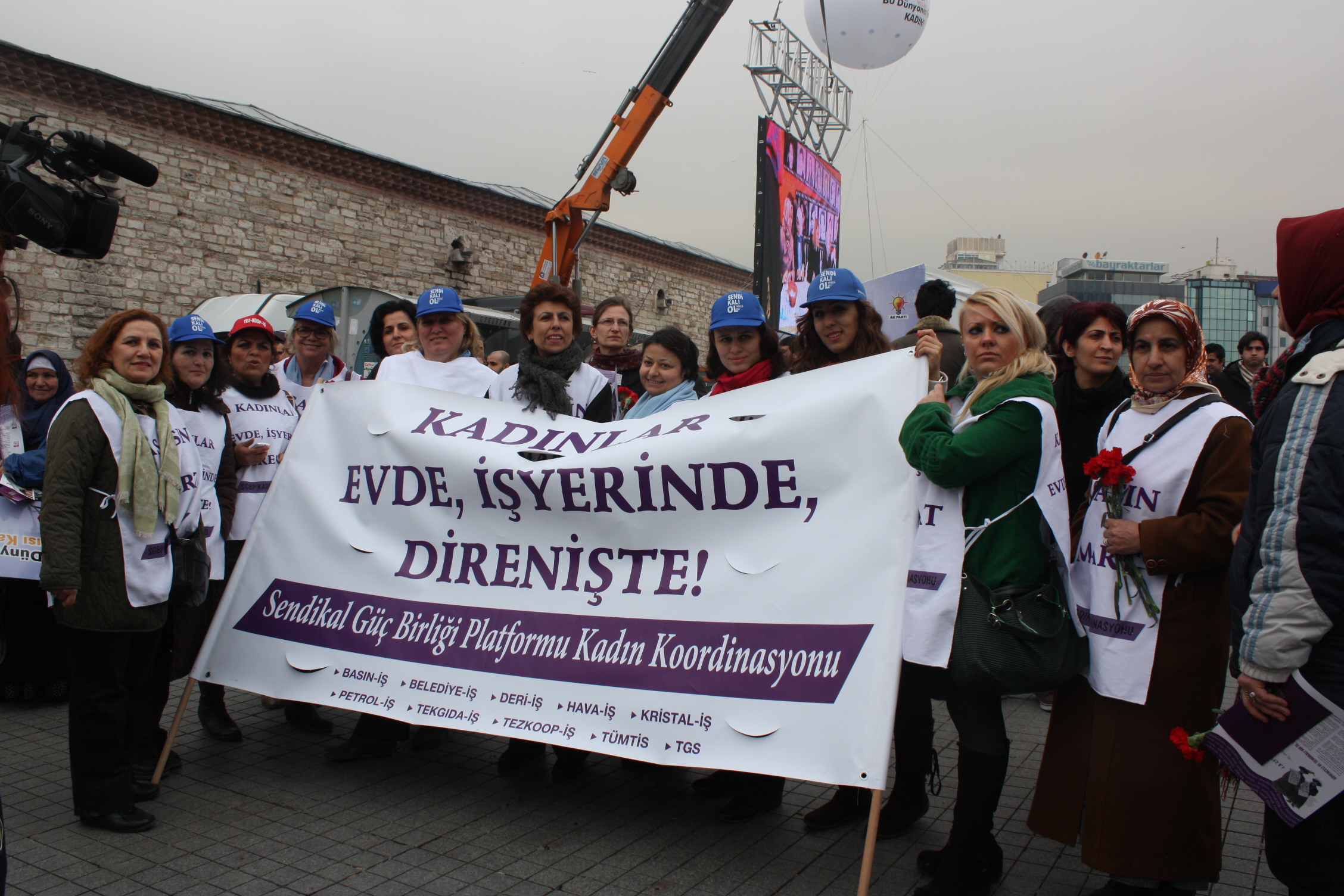 Kürtaj haktır, kürtaj yasağı daha fazla “kadın cinayeti” demektir.