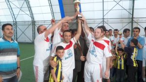 Bolvadin Kaymakamlığı kupası Petrol-İş Sendikası’nın