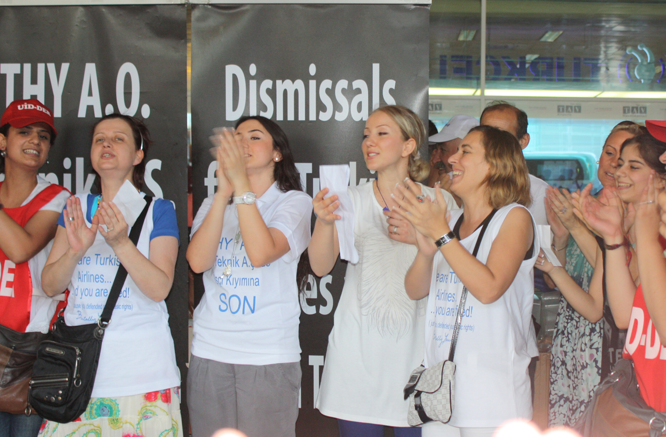 Grev yasağını geri çekin, 305 çalışanı işe geri alın