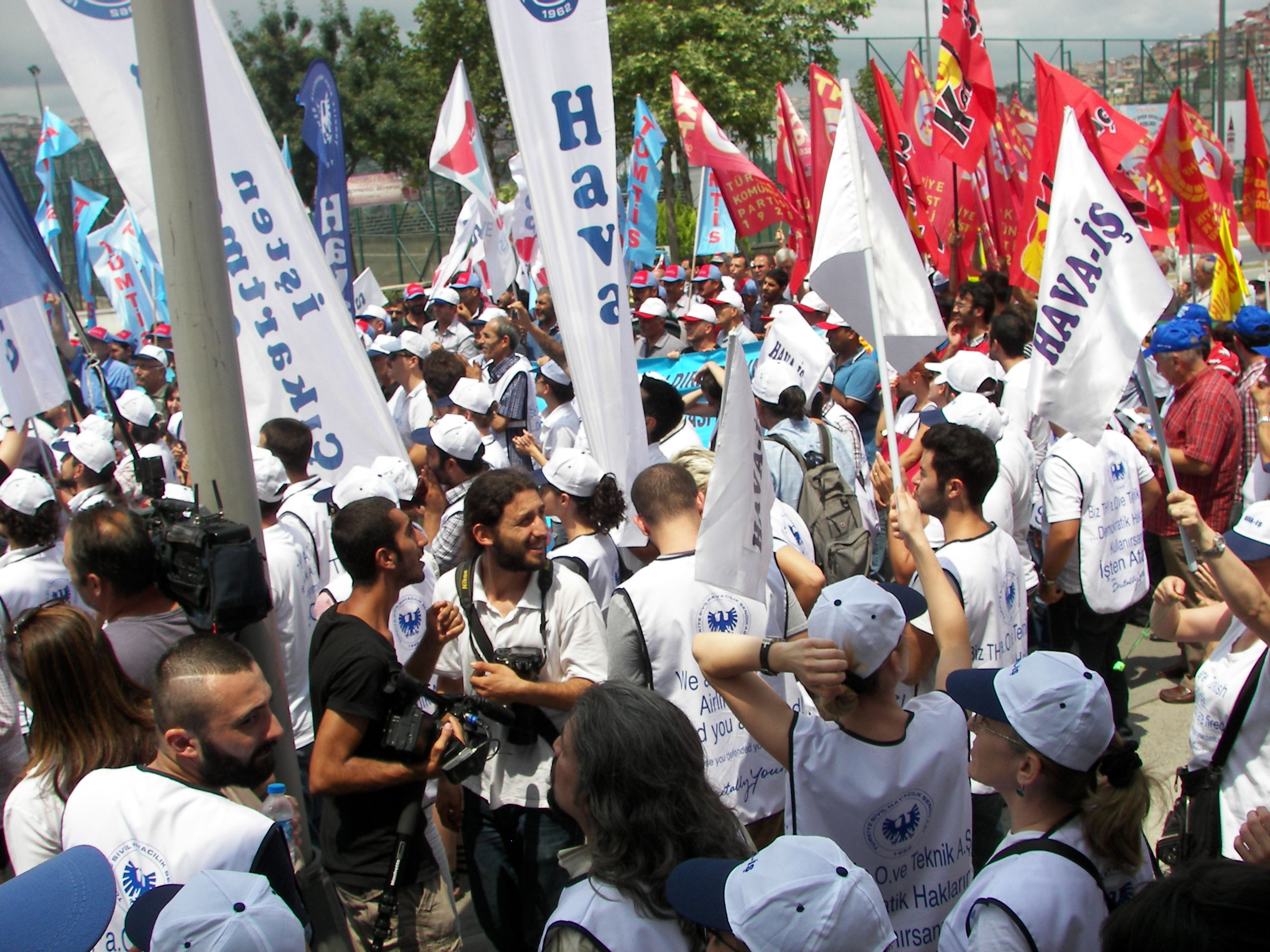 50.Gününde THY işçileriyle dayanışma