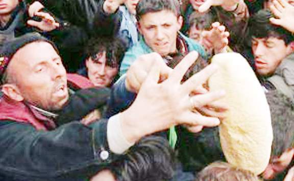Gelen boğaza gidiyor