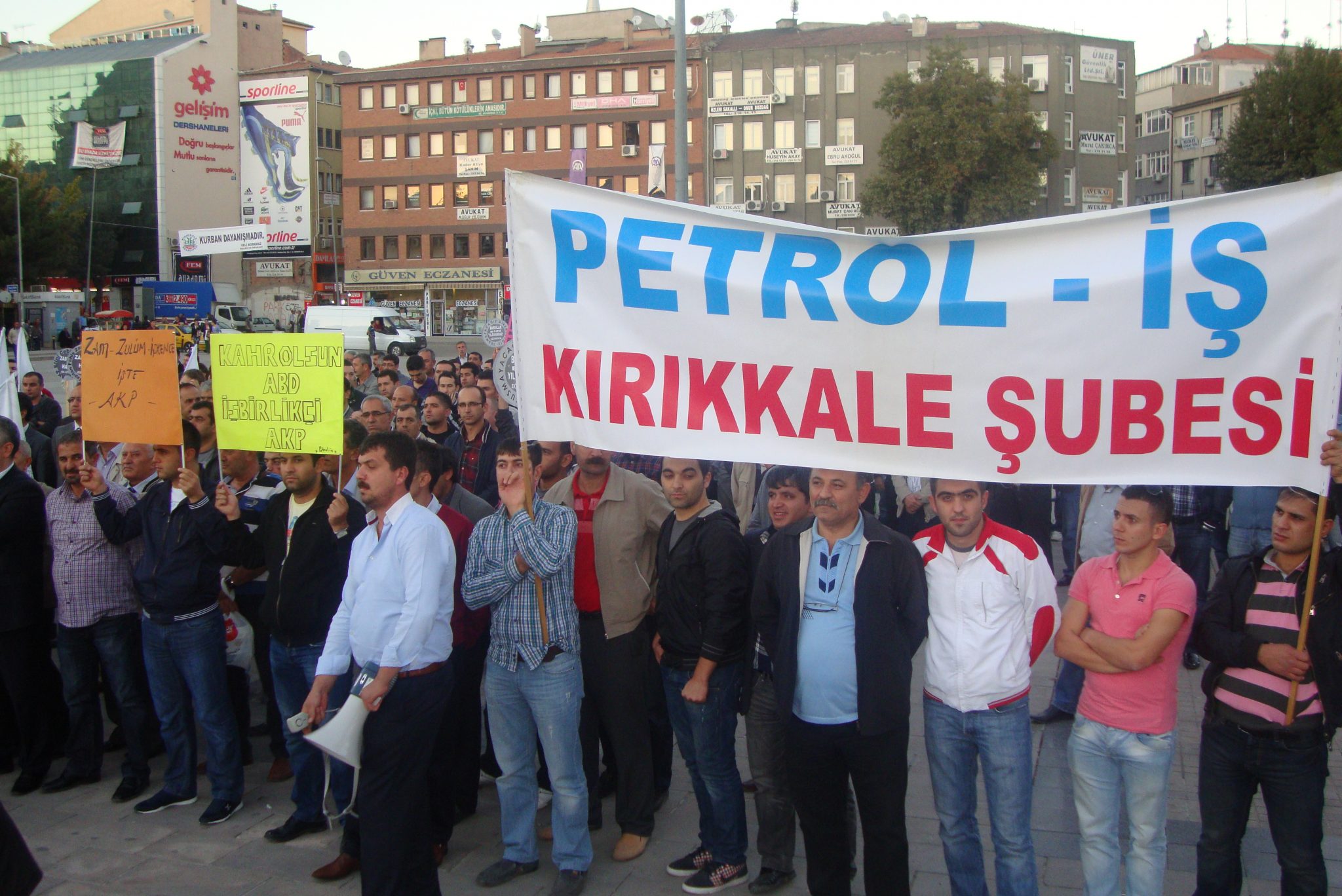 "Sendikal Güvencemiz Elimizden alınıyor"