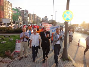 İşçinin gözlerindeki kıvılcım iktidar ampulünün ışığını kıstı