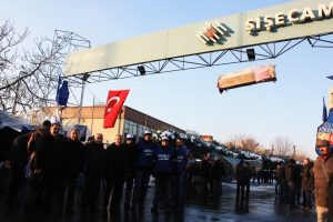 Haklı Mücadelenizde  Yanınızdayız