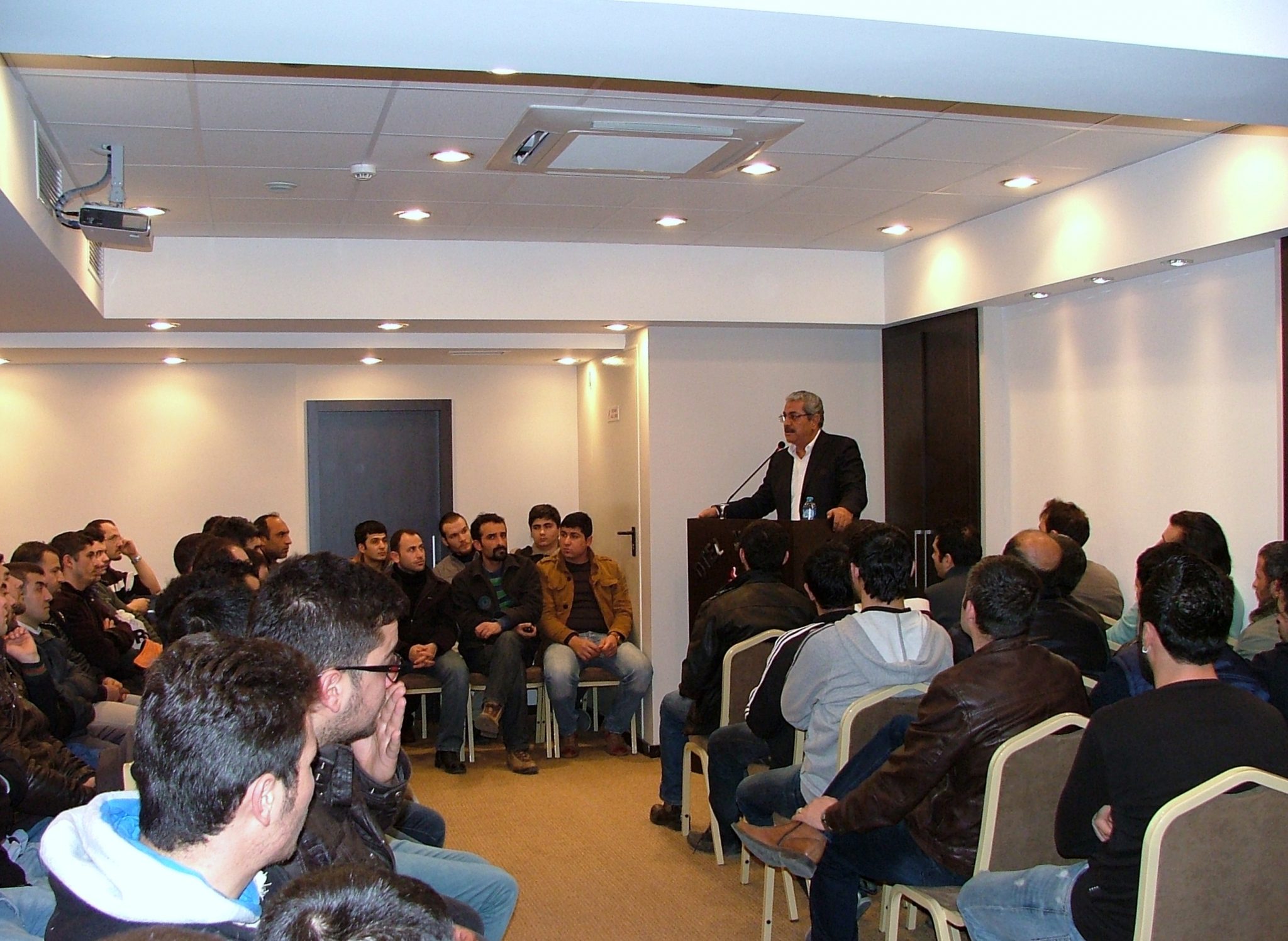 İzmir Şubemizde TPI A.Ş İşyerinde Çalışan Üyelerimize TİS Bilgilendirme Toplantısı