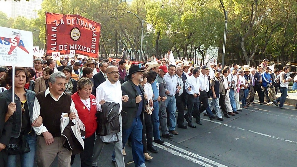 Mexico City’de 60.000 işçi yürüdü