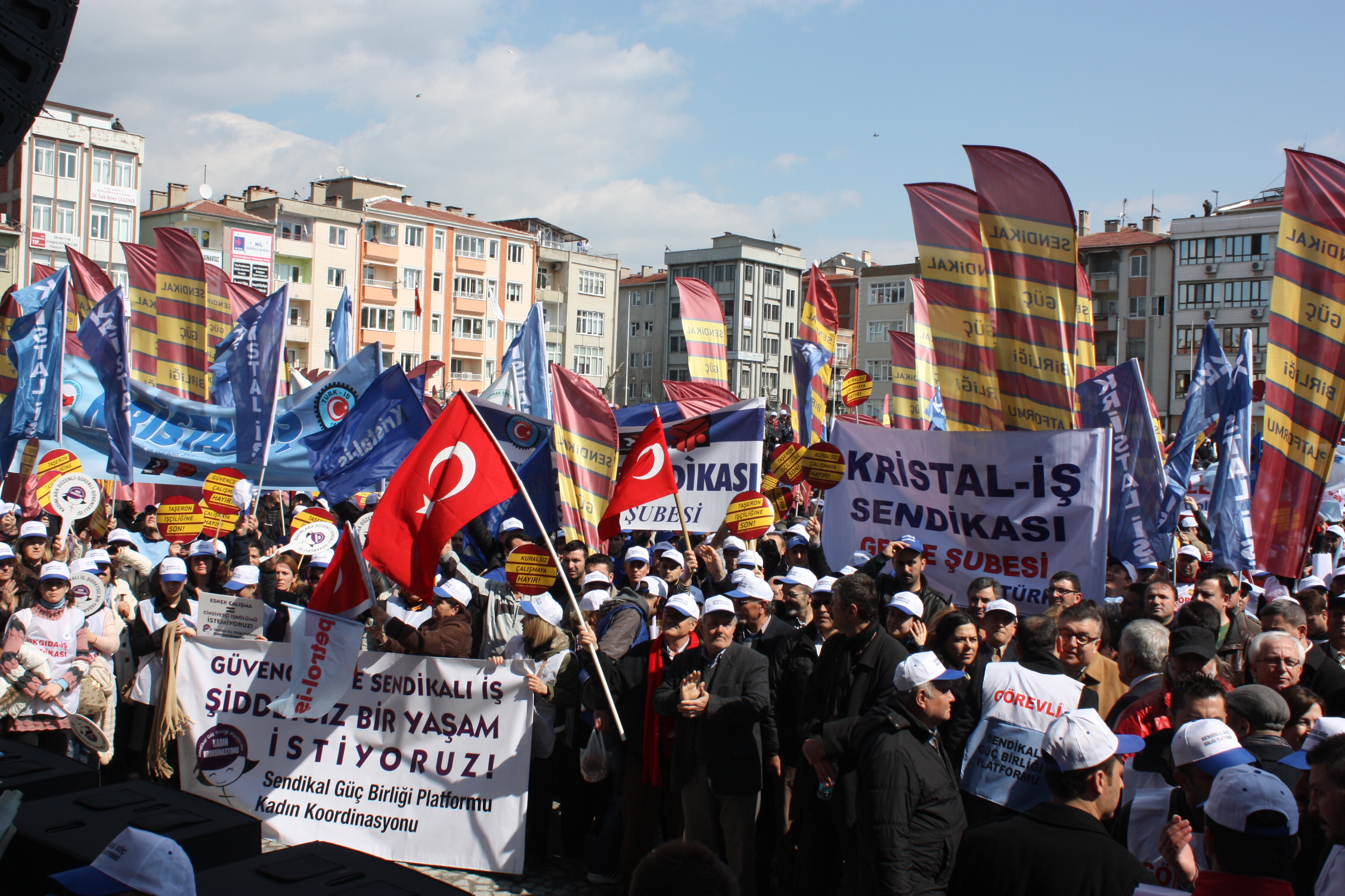 İŞÇİLER 'TAŞERONA HAYIR' DEDİ