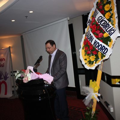 Karanlık tablodan sızan ışık: Petrol-İş Kadın Dergisi