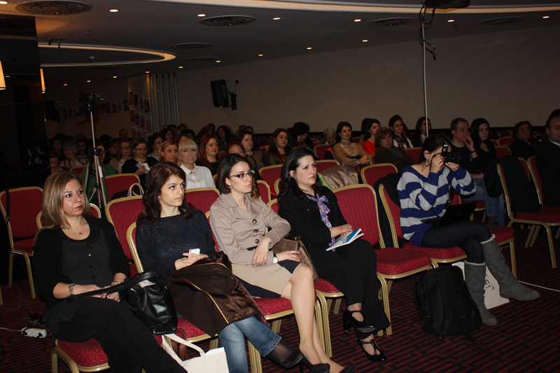 Karanlık tablodan sızan ışık: Petrol-İş Kadın Dergisi