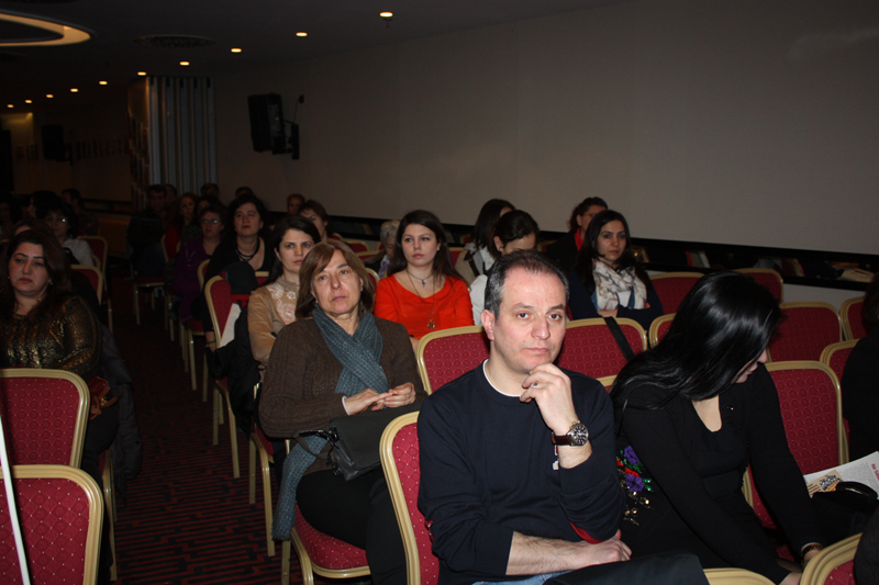 Karanlık tablodan sızan ışık: Petrol-İş Kadın Dergisi