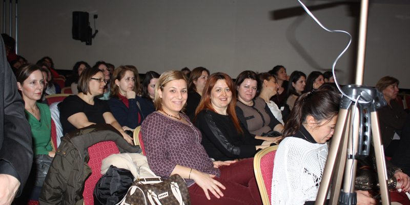 Karanlık tablodan sızan ışık: Petrol-İş Kadın Dergisi