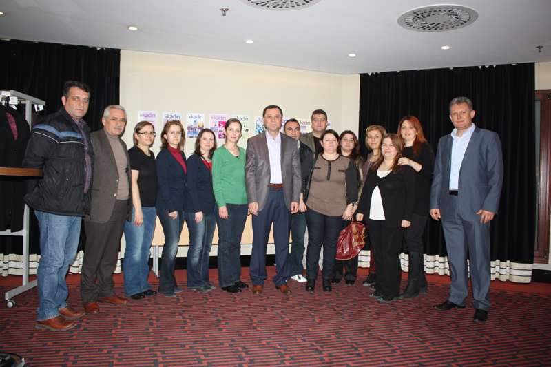 Karanlık tablodan sızan ışık: Petrol-İş Kadın Dergisi