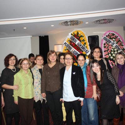 Karanlık tablodan sızan ışık: Petrol-İş Kadın Dergisi