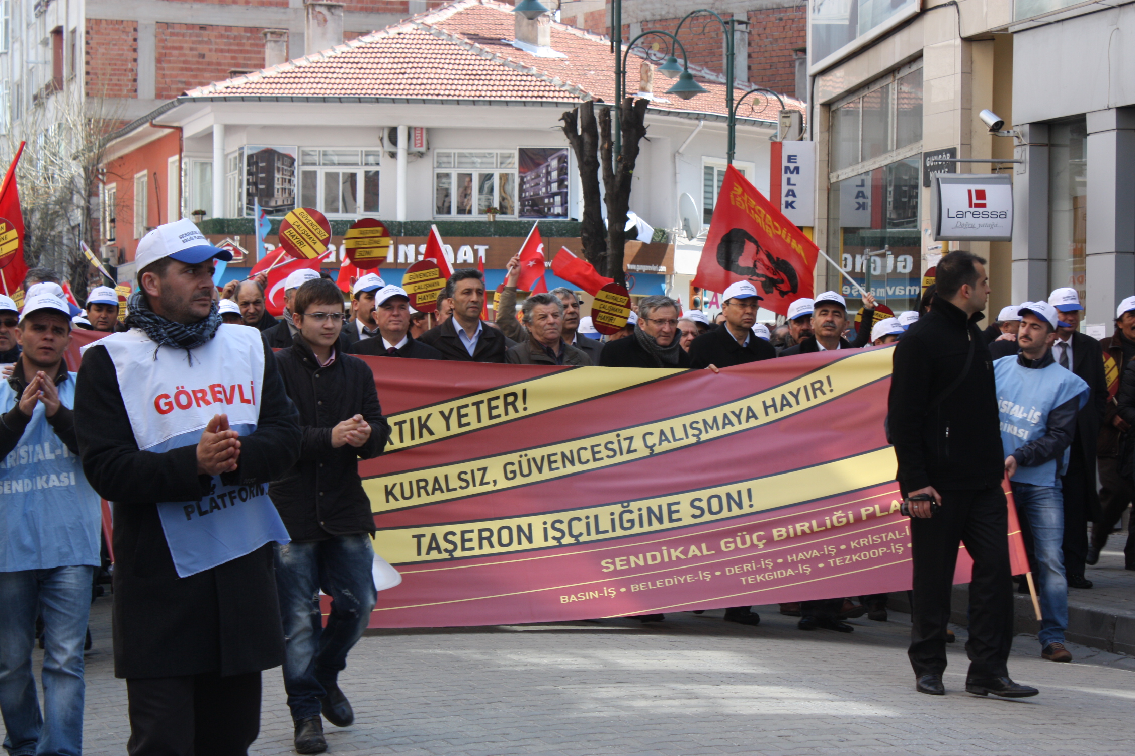 İŞÇİLER 'TAŞERONA HAYIR' DEDİ