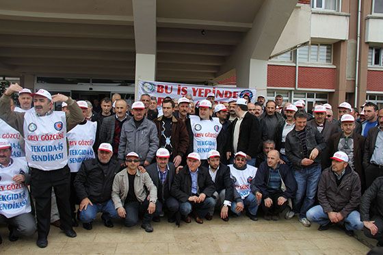 ÇAYKUR İŞÇİLERİ 61 YILLIK TARİHLERİNDE İLK KEZ GREVE ÇIKTI