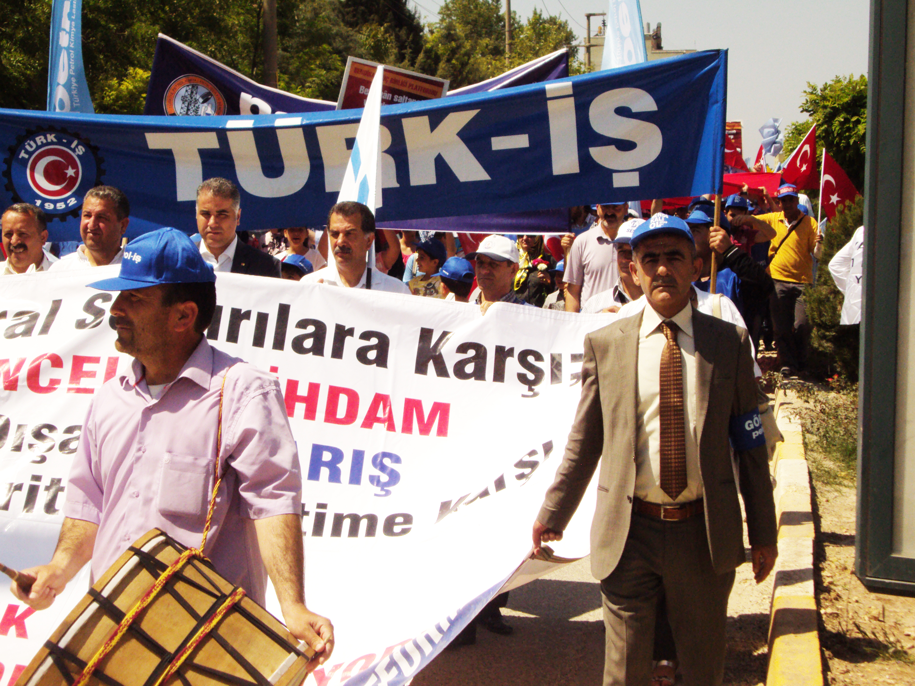 ADIYAMAN ŞUBEMİZ 1 MAYIS’TA ALANLARDAYDI
