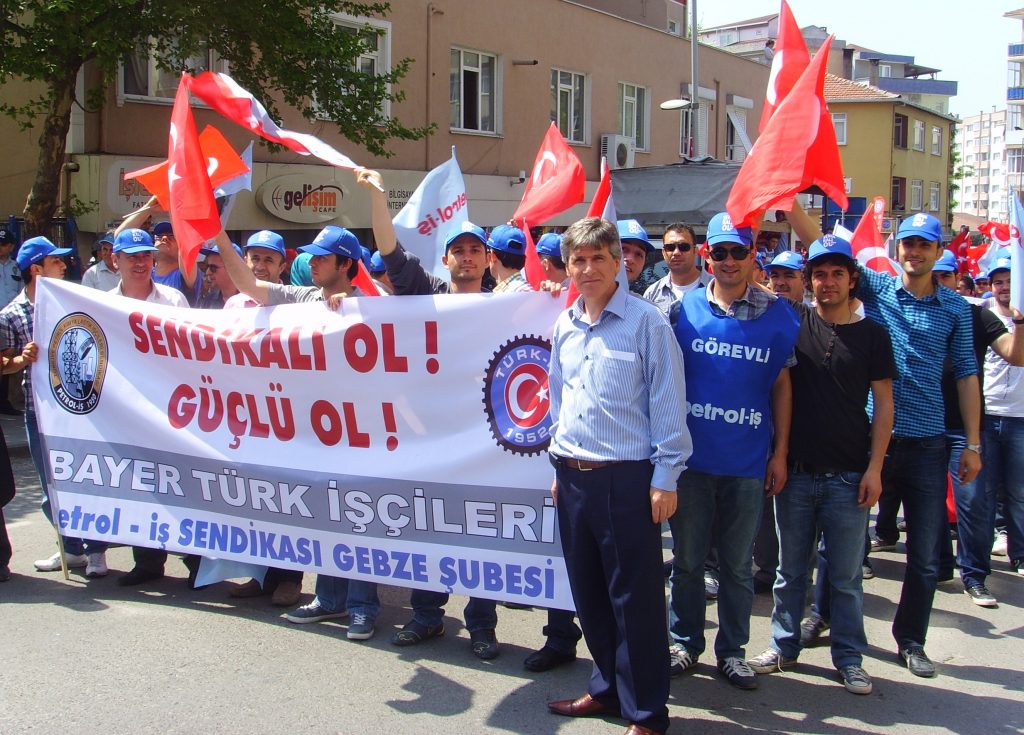 GEBZE'DE SENDİKALAR 1 MAYIS'I BİRLİKTE KUTLADI