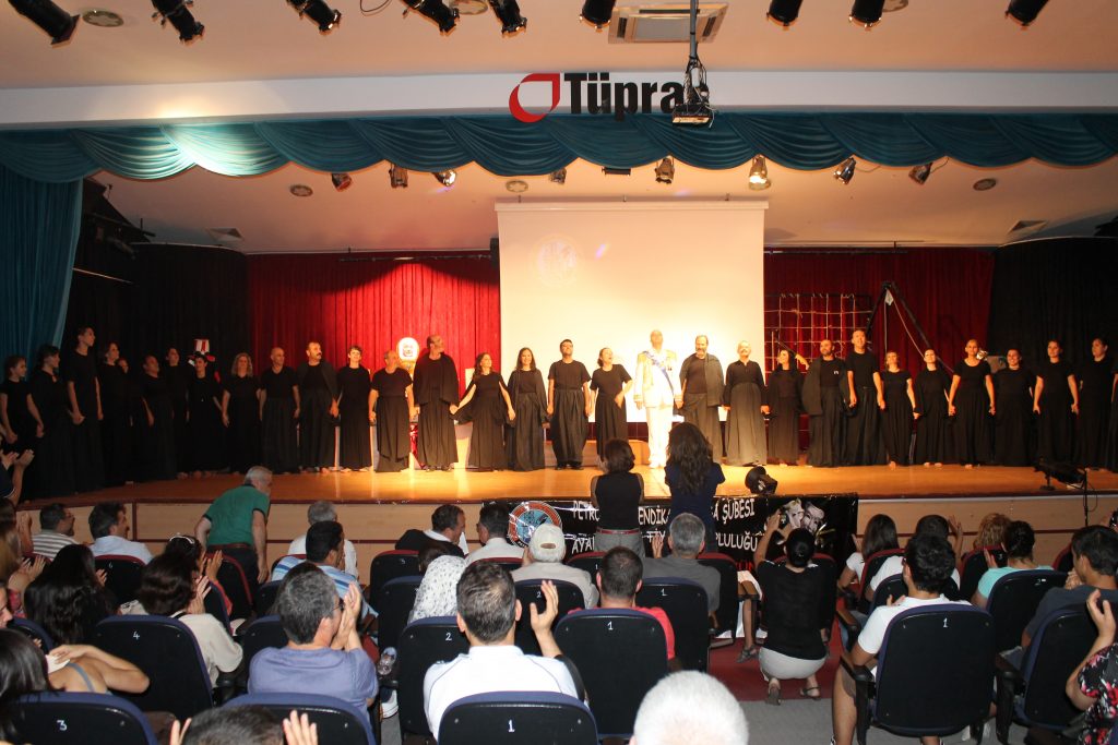 Aliağa Şube Ayaktakımı Tiyatro Topluluğumuz “Şahlar ve Piyonlar” Adlı Oyunu Sergiledi