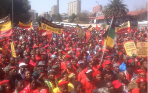 Güney Afrika’da altın madencileri greve çıktı