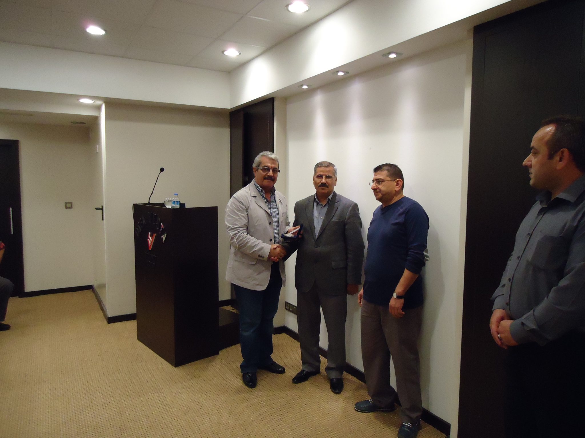 İzmir Şubemizin Örgütlü Olduğu Tetra Pak İşyerinden Emekli Üyelerimize Plaket Töreni