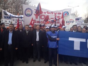 TAŞERONLAŞMAYA, ÖRGÜTSÜZLÜĞE, KURALSIZ ÇALIŞMAYA HAYIR!  MİTİNGİ YAPILDI