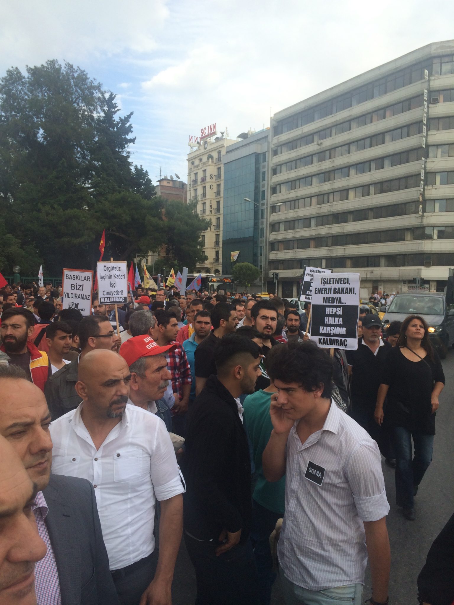 İzmir'de Soma İçin İş Bırakma