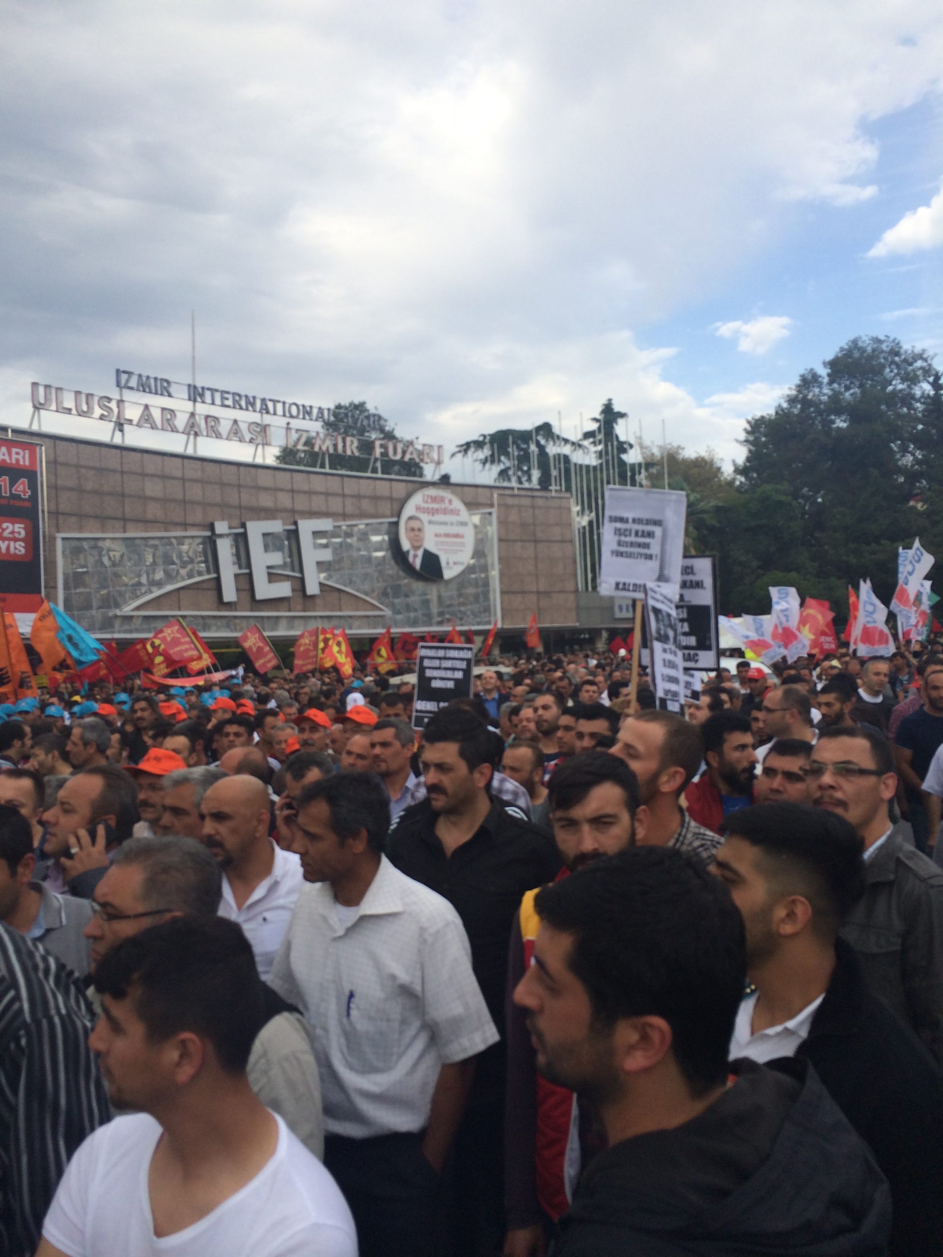 İzmir'de Soma İçin İş Bırakma