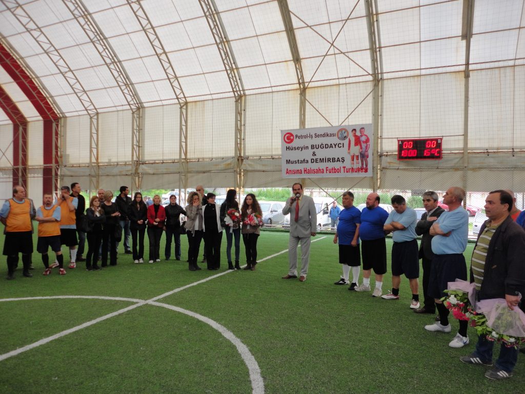 Bandırma Şubemizde Hüseyin Buğdaycı ve Mustafa Demirbaş Anısı için düzenlenen 14. Halı Saha Futbol Turnuvası Başladı