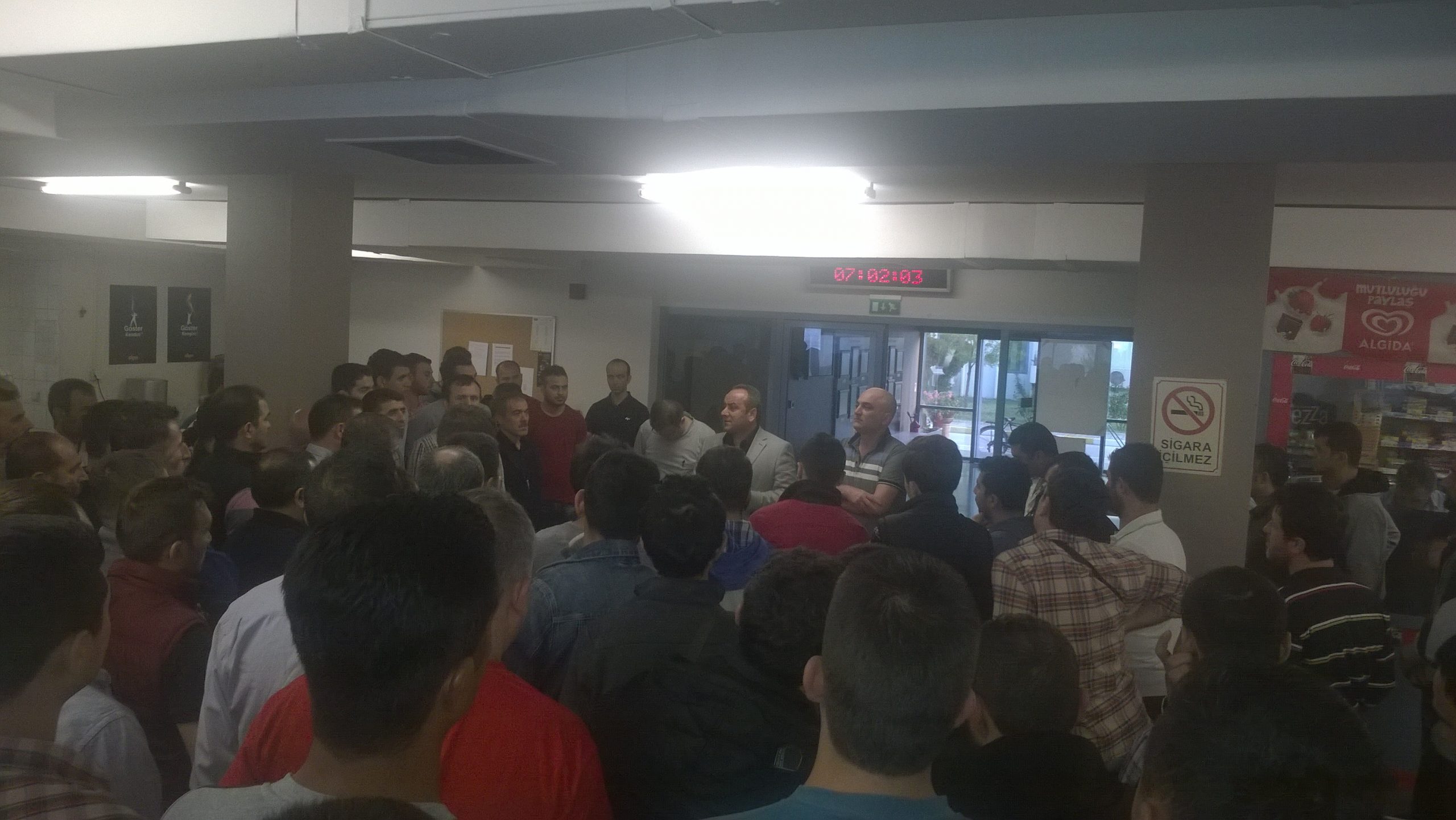 İzmir'de Soma İçin İş Bırakma