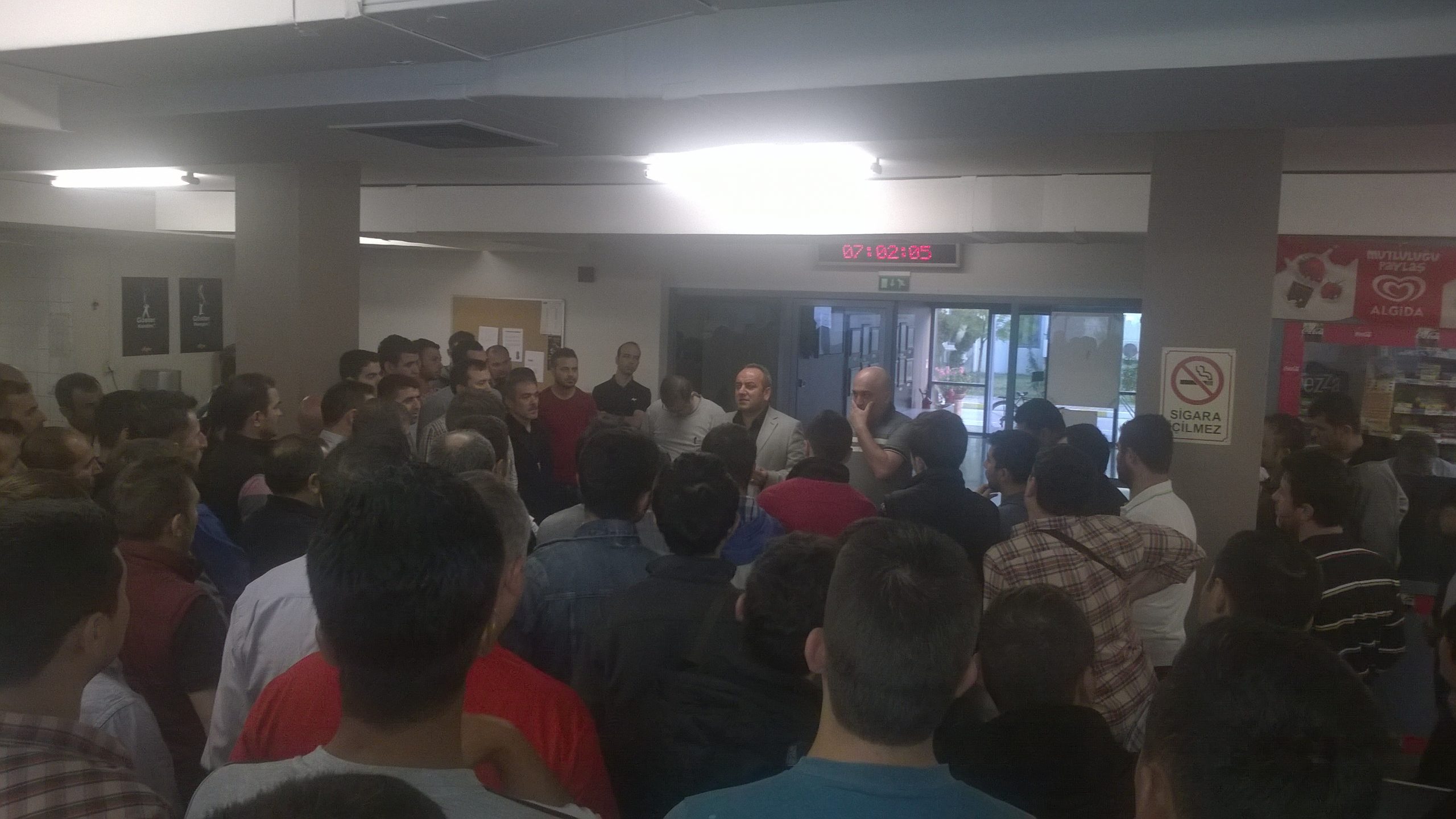 İzmir'de Soma İçin İş Bırakma