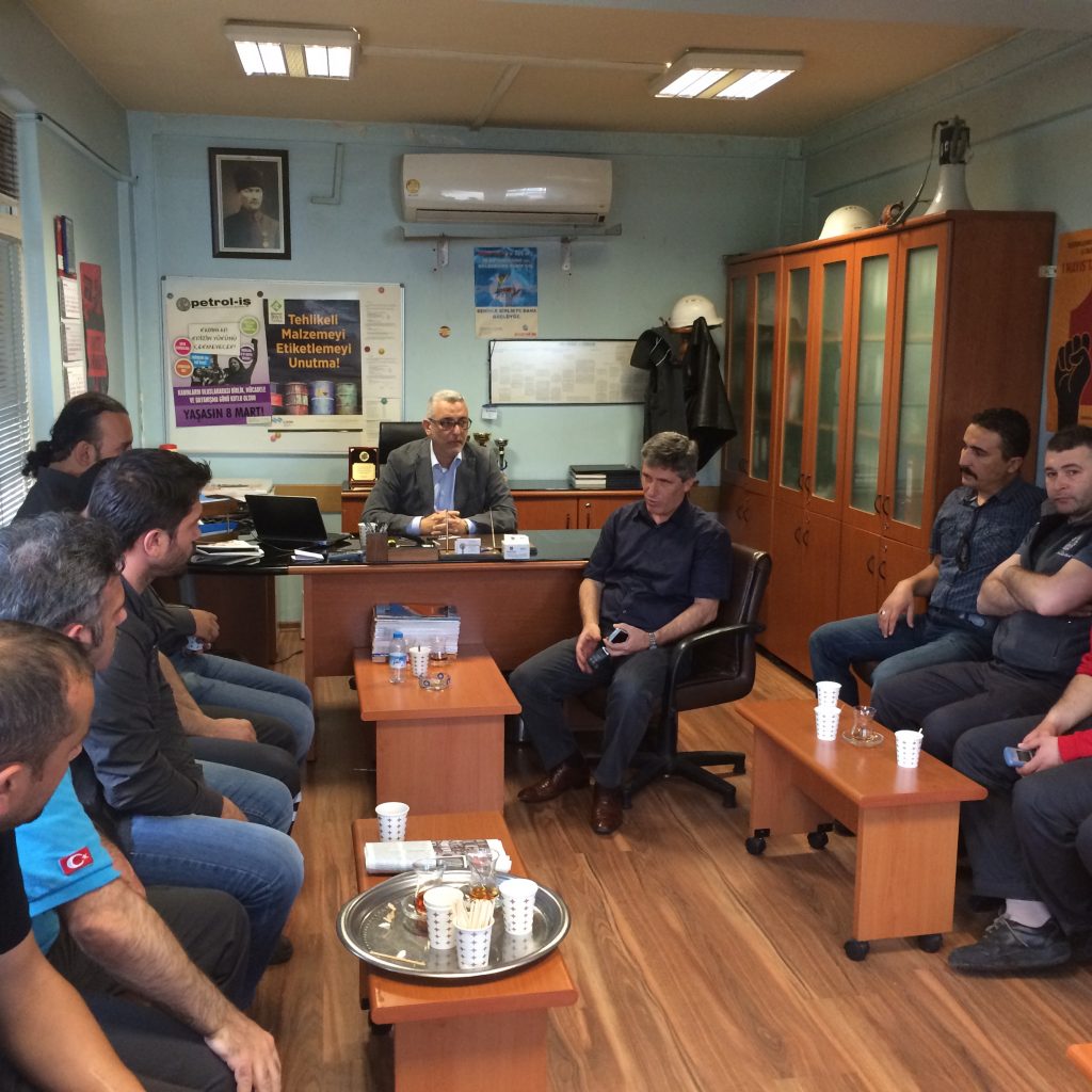 Gebze'de Fabrikalar Soma için Durdu