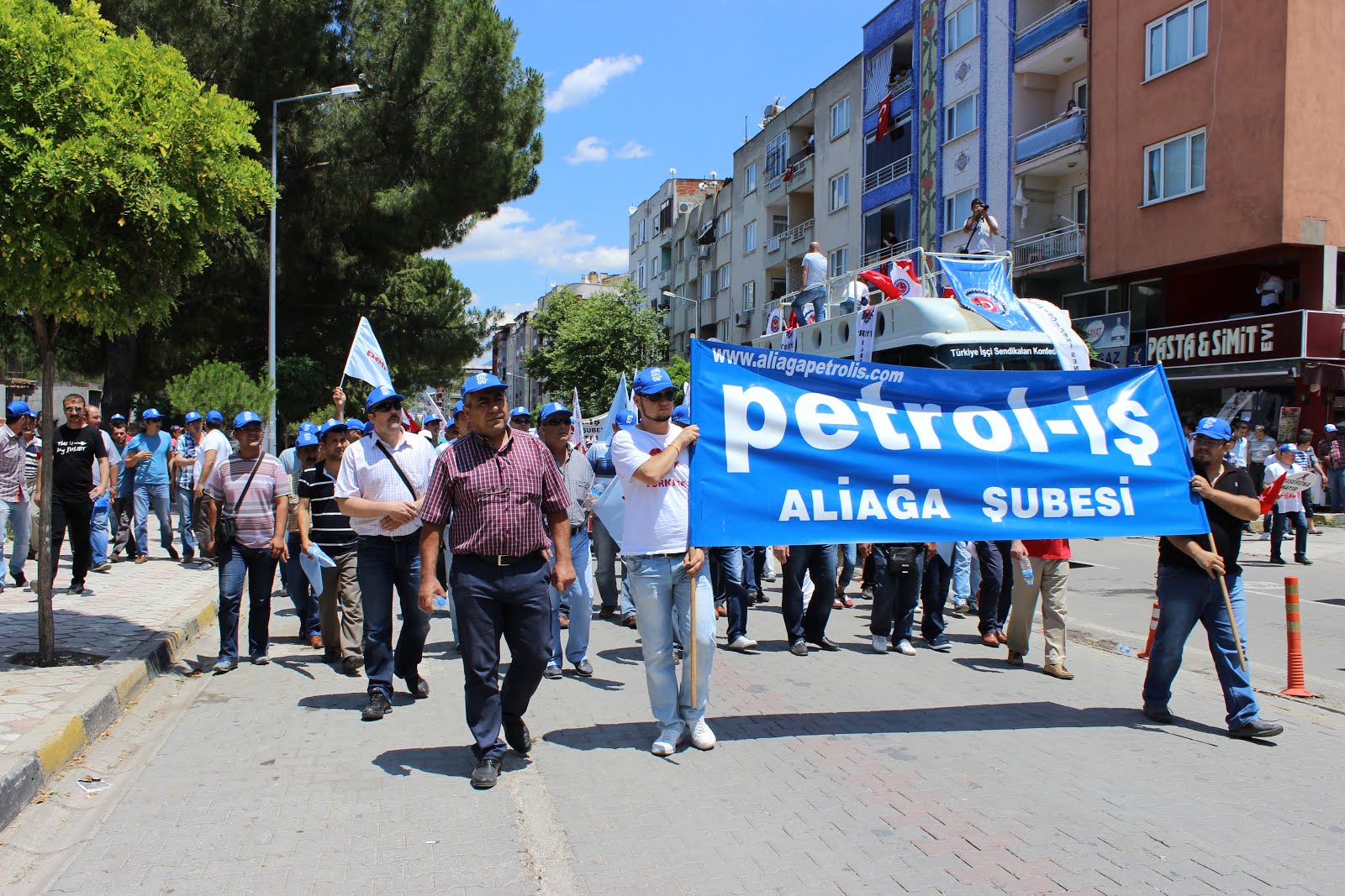 İŞ CİNAYETLERİNE, ÖZELLEŞTİRMELERE, TALAN VE TAŞERONLAŞMAYA HAYIR!