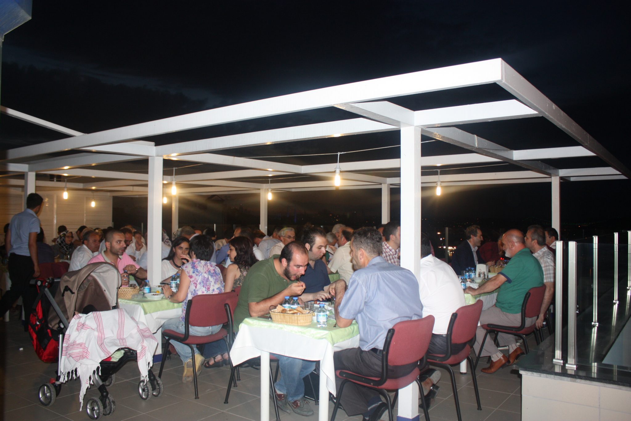 Petrol-İş Genel Merkezi'nde İftar Yemeği