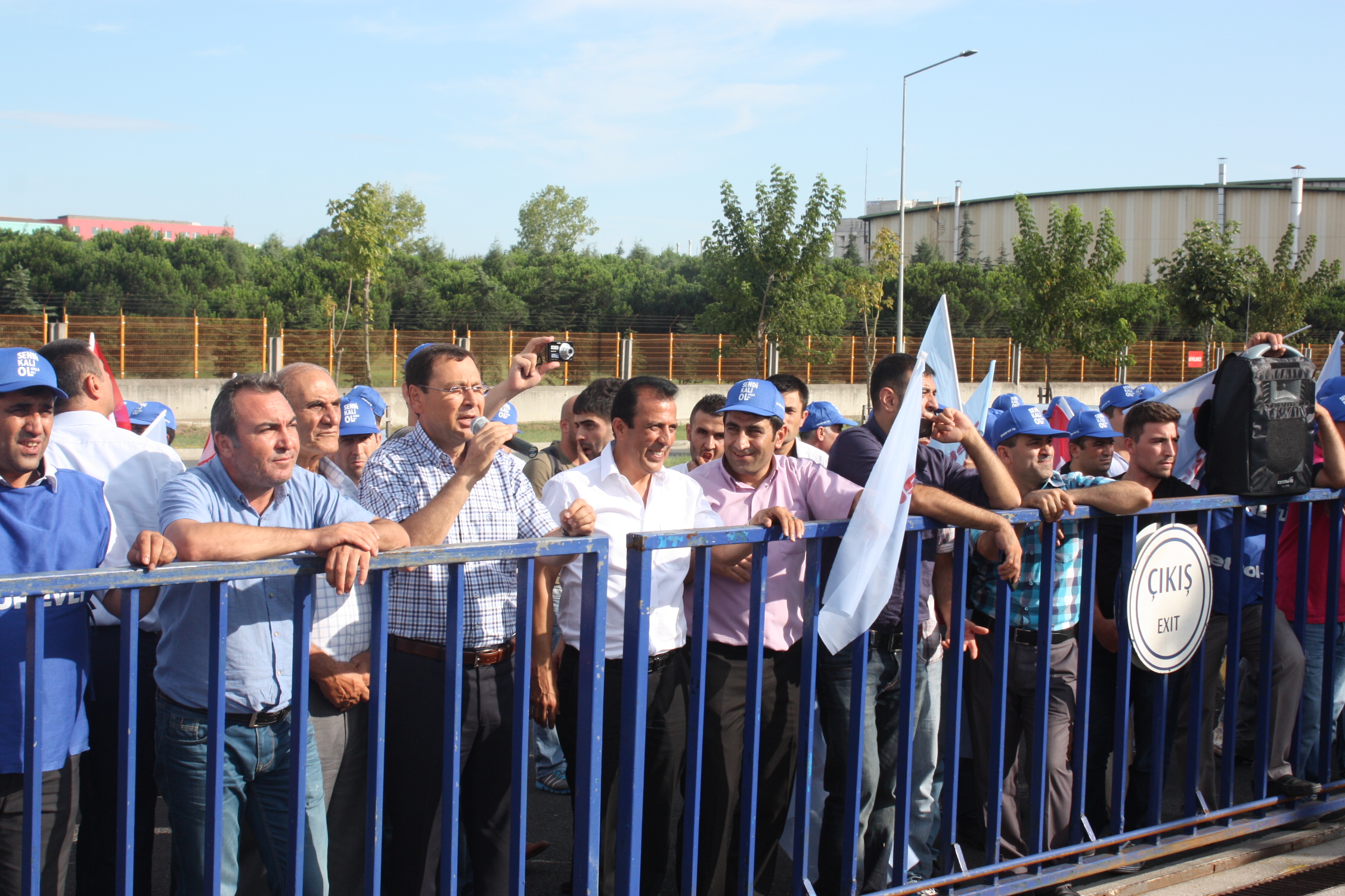 DİRENİŞİMİZ BÜYÜYEREK DEVAM EDİYOR