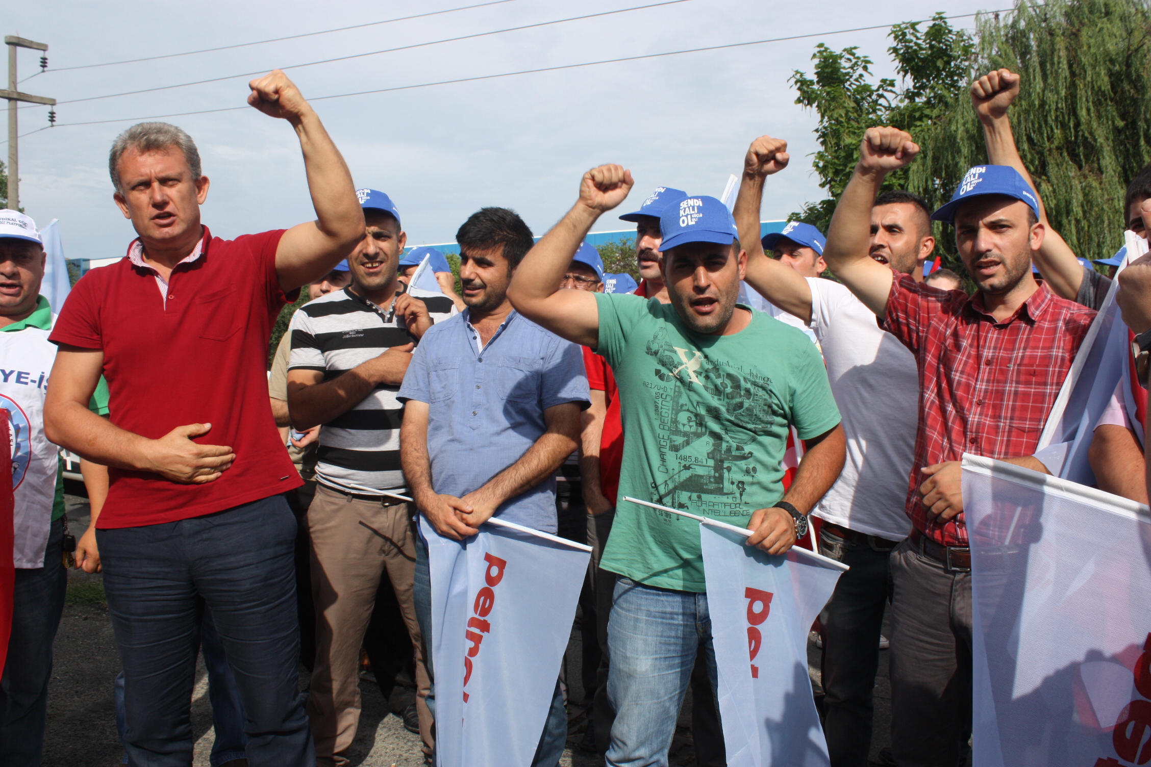 DİRENİŞİMİZ BÜYÜYEREK DEVAM EDİYOR