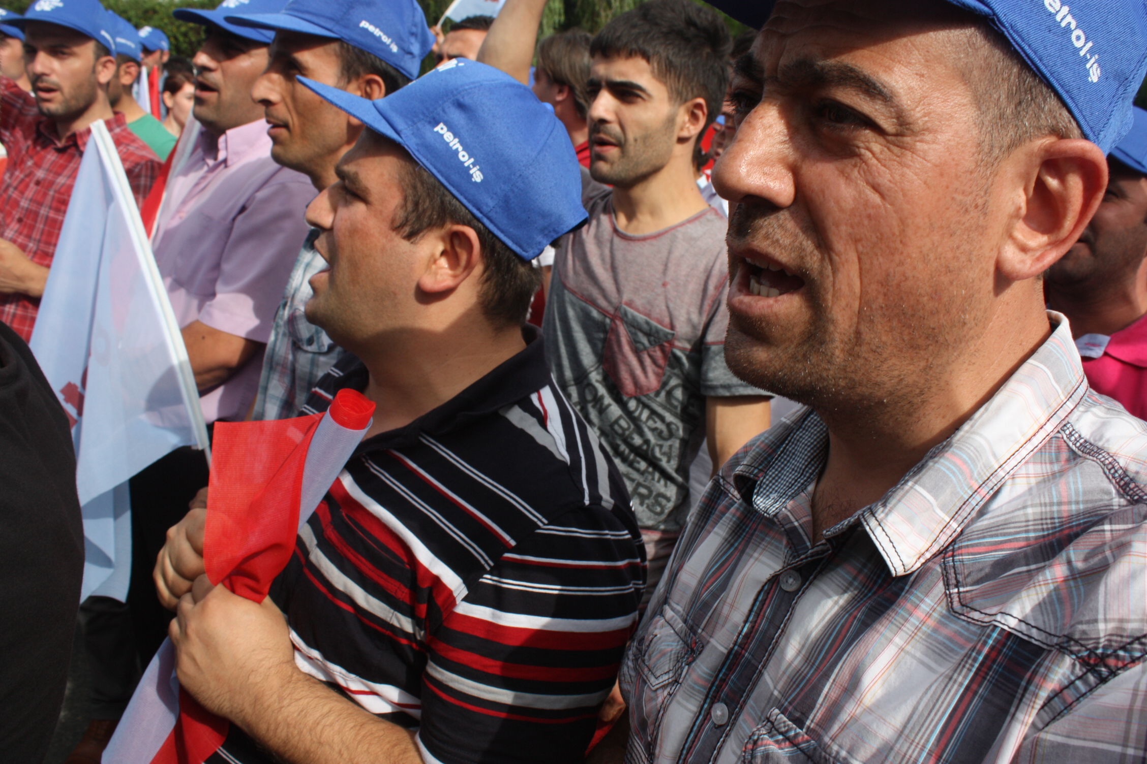 DİRENİŞİMİZ BÜYÜYEREK DEVAM EDİYOR