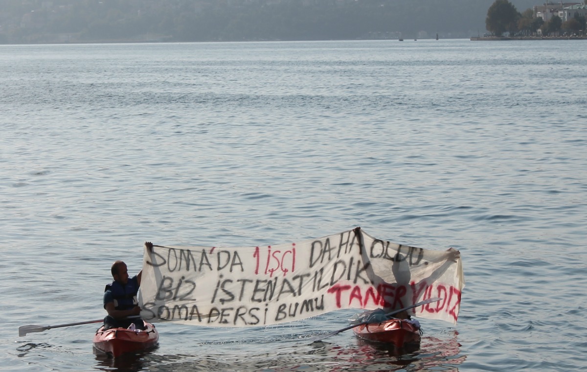 Tarabya sahilde #Direnİşçi çıkarması: BEDAŞ’tan atılan işçiler geri alınsın