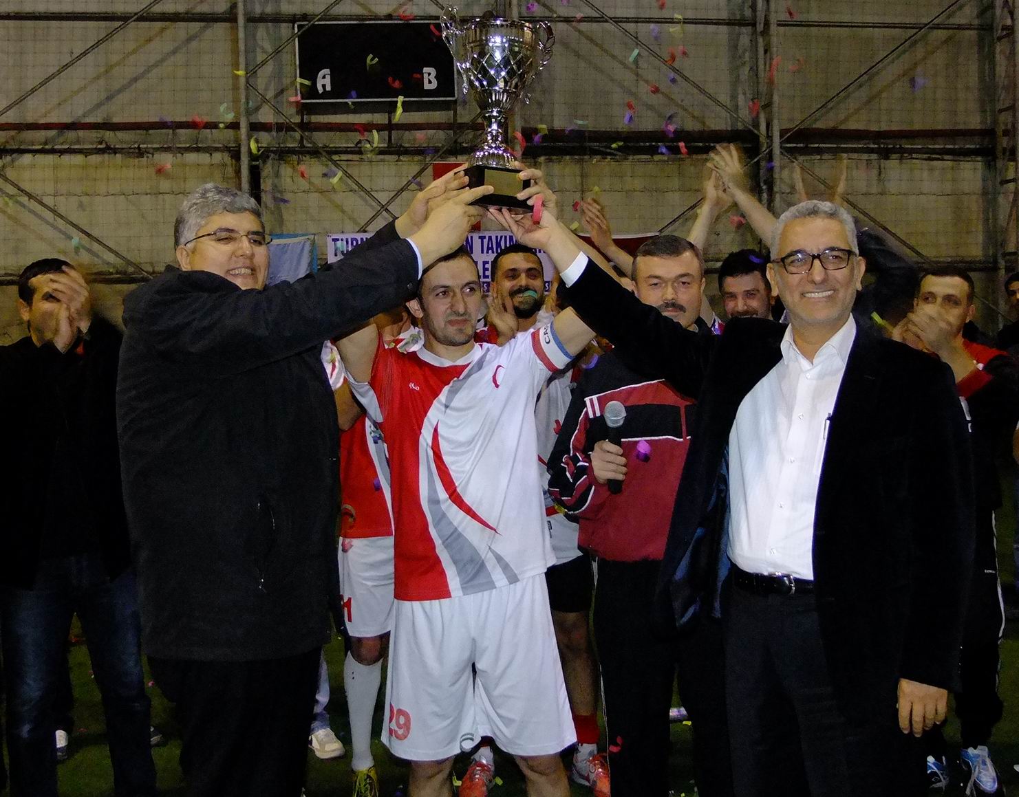 GÜBRETAŞ FUTBOL TURNUVA ŞAMPİYONU ELEKTRİK-ENSTRUMAN