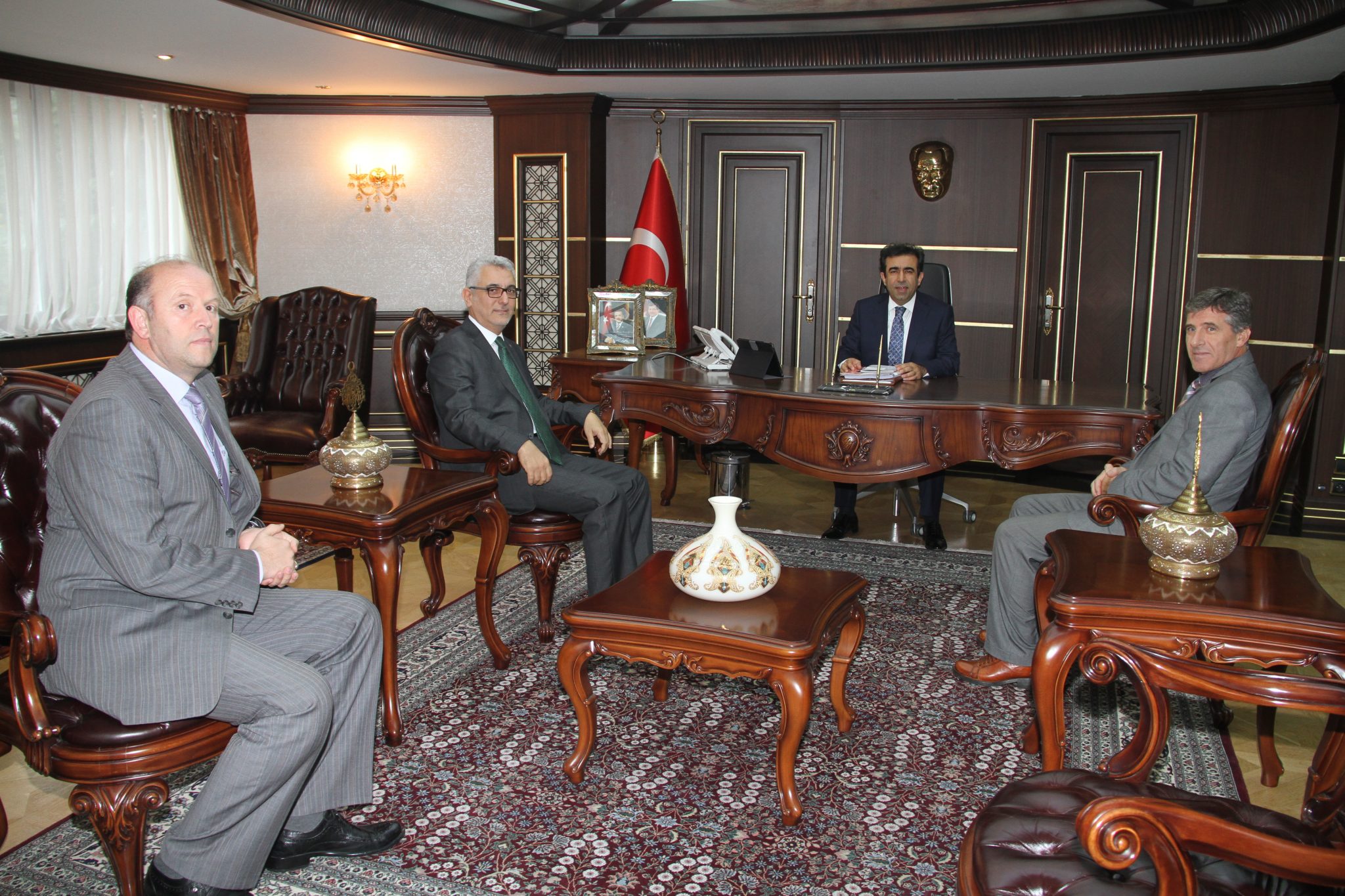 Petrol-İş Sendikası'ndan Yeni Kocaeli Valisi Güzeloğlu'na Ziyaret