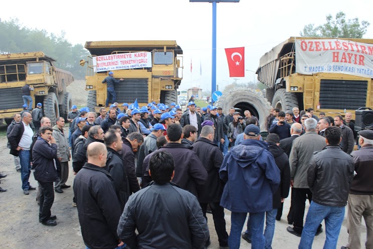 ONURLU DİRENİŞİNİZİN YANINDAYIZ