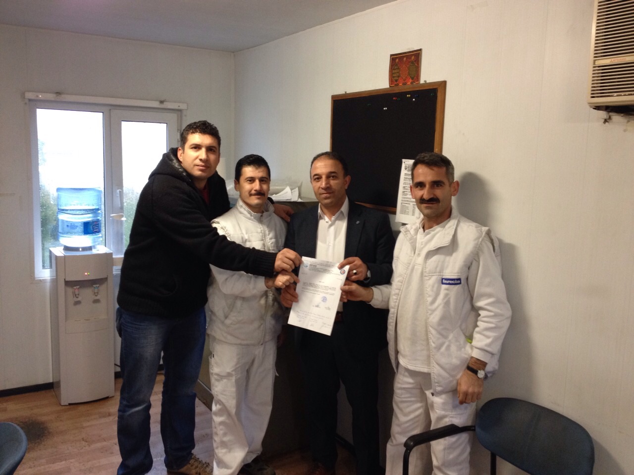 Faurecia Polifleks İşyerinde Grev Kararı Asıldı