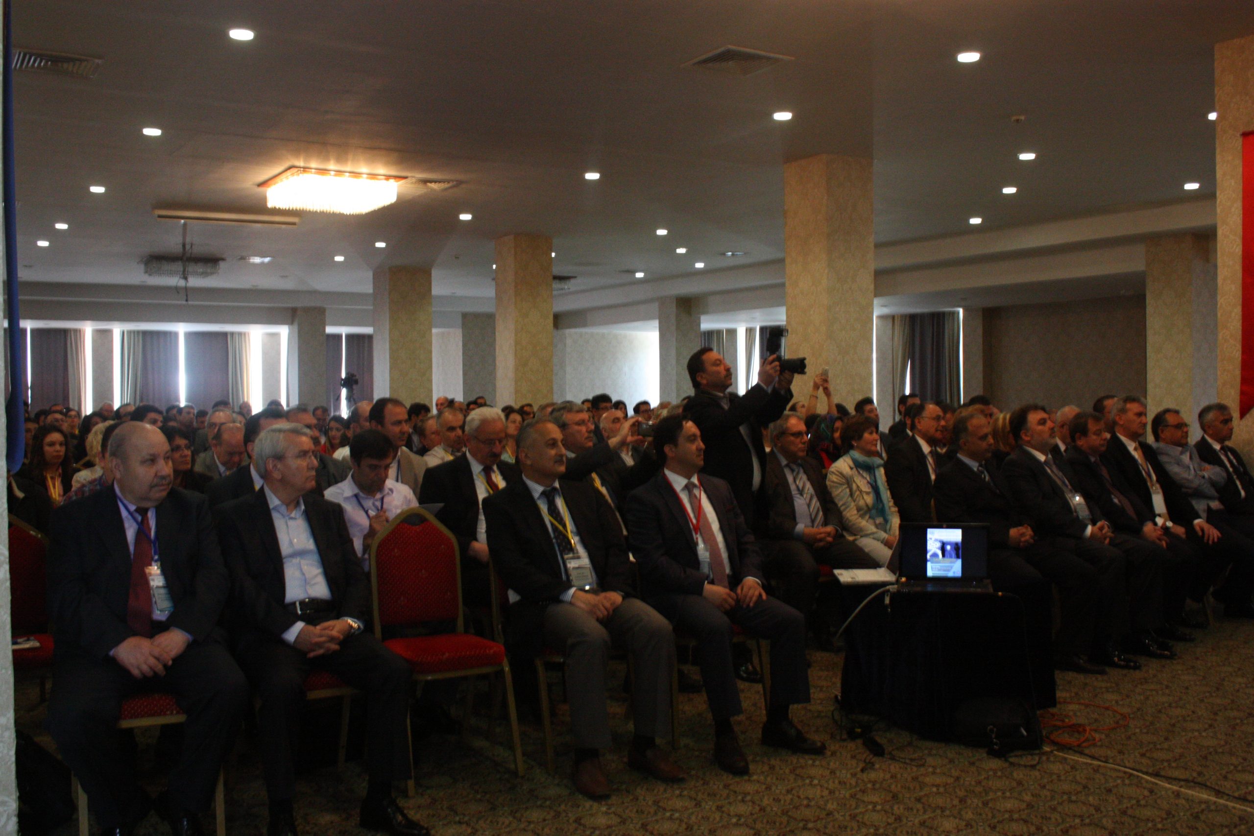 Kongrede 65 akademisyenin hazırladığı 36 bildiri sunuldu