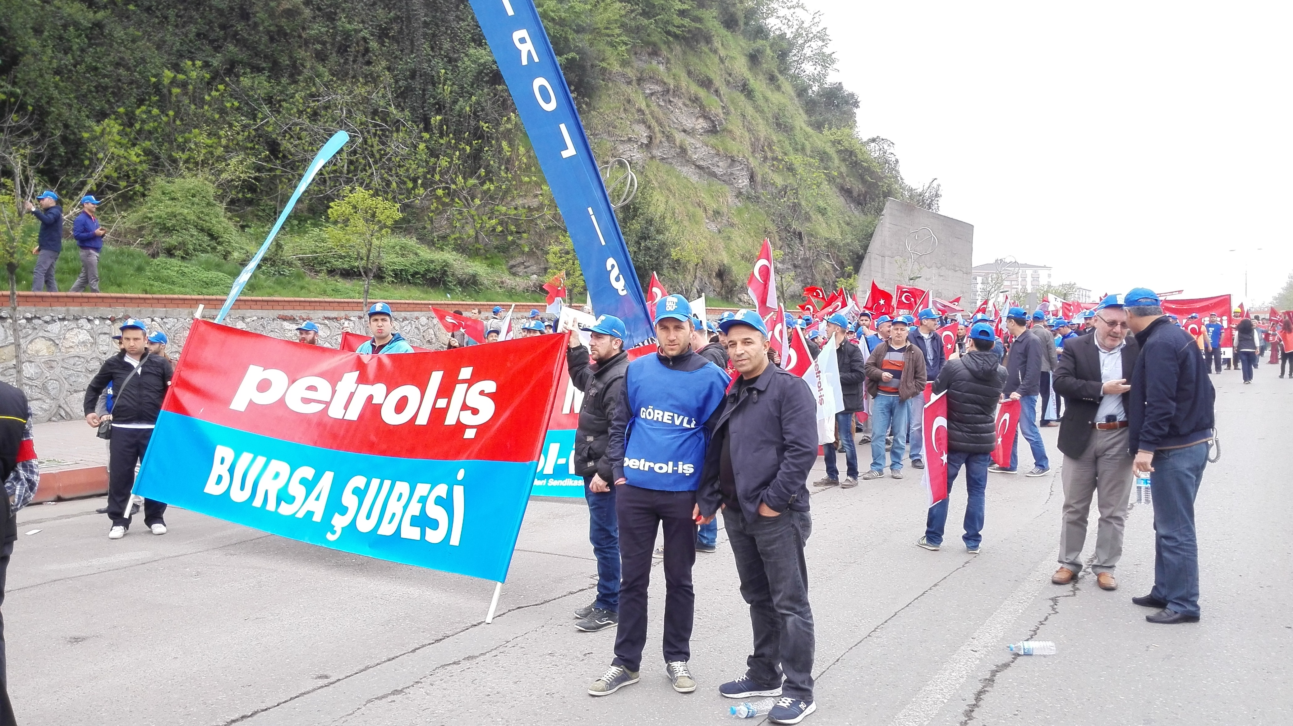 Türk-İş'in Çağrısıyla Bursa ve Düzce Şubelerimiz 1 Mayıs'ta Zonguldak'taydı