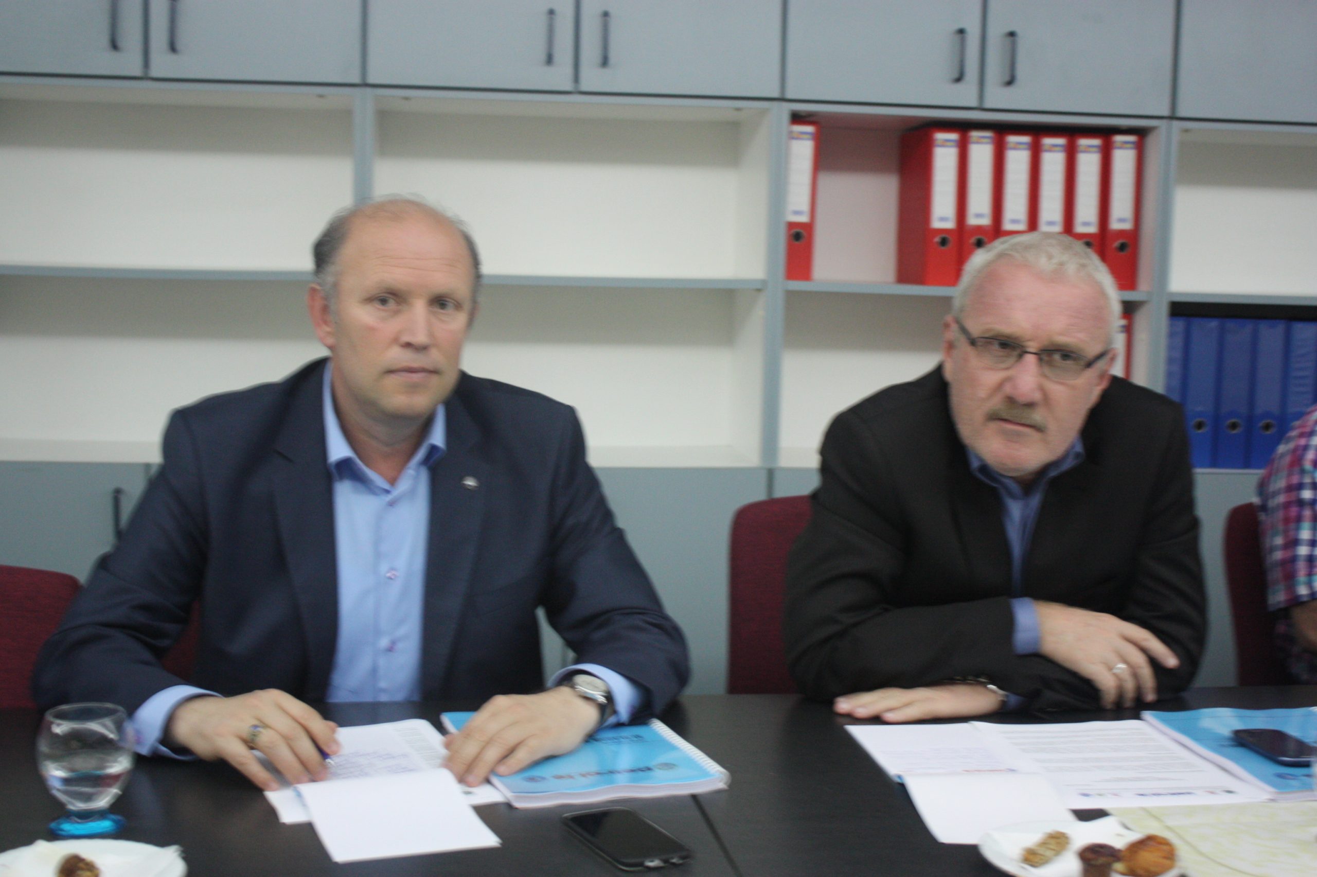 Demokratikleşmenin Önündeki Engeller Kaldırılsın