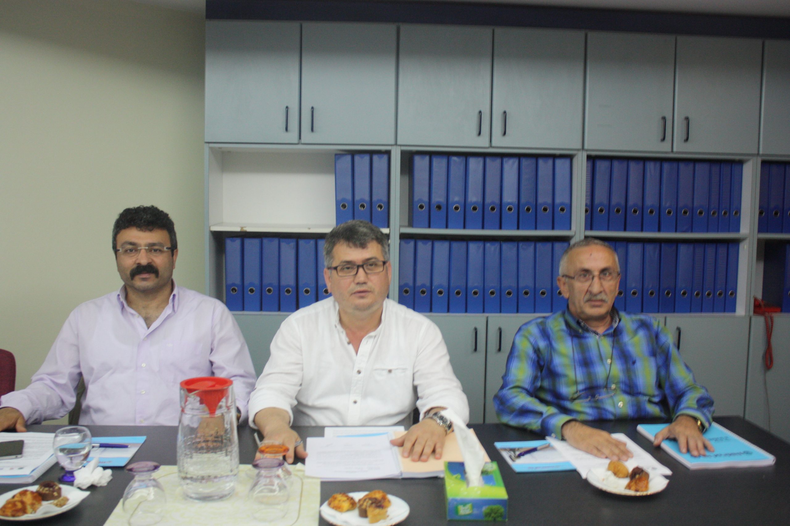 Demokratikleşmenin Önündeki Engeller Kaldırılsın