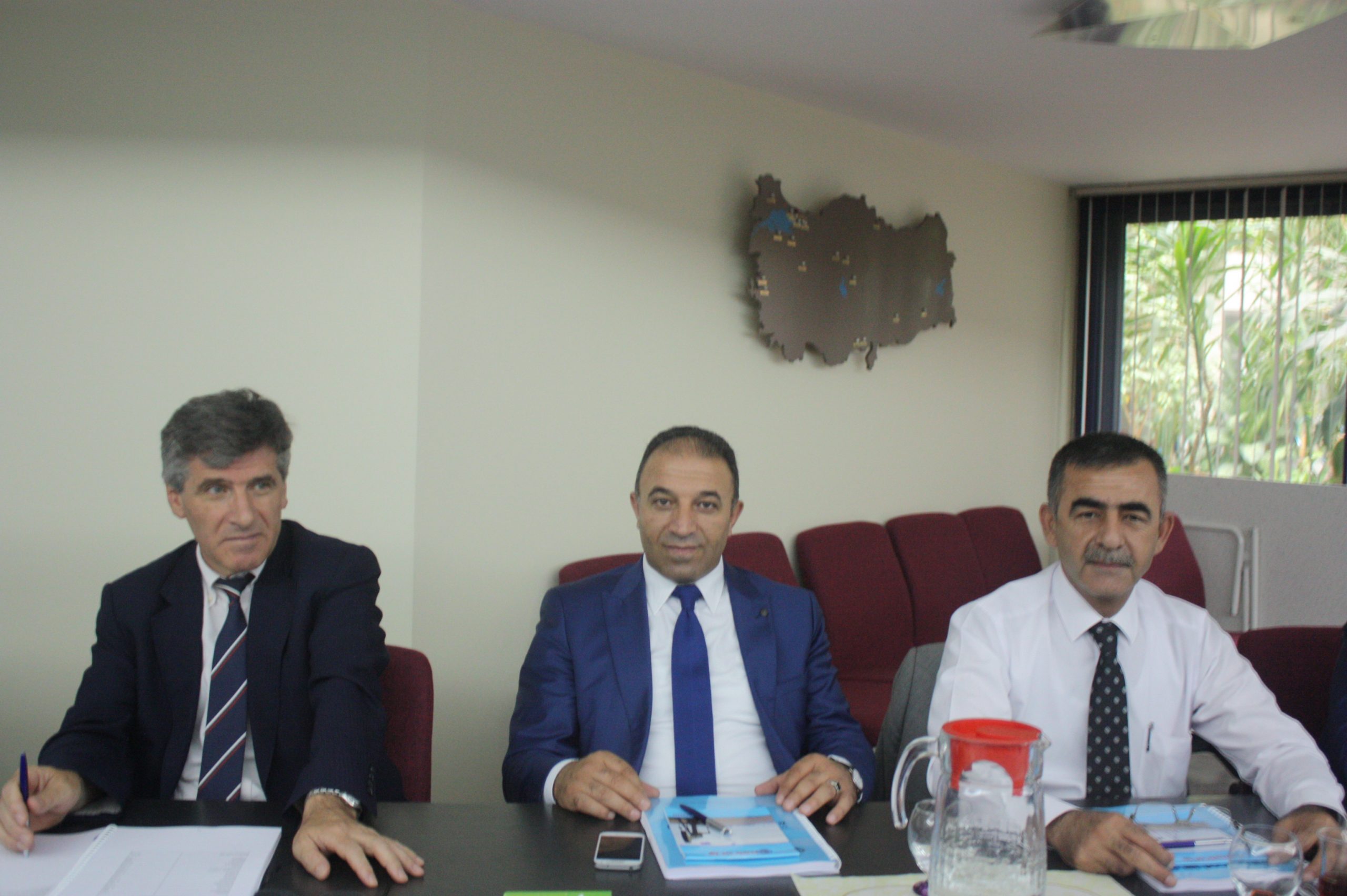 Demokratikleşmenin Önündeki Engeller Kaldırılsın