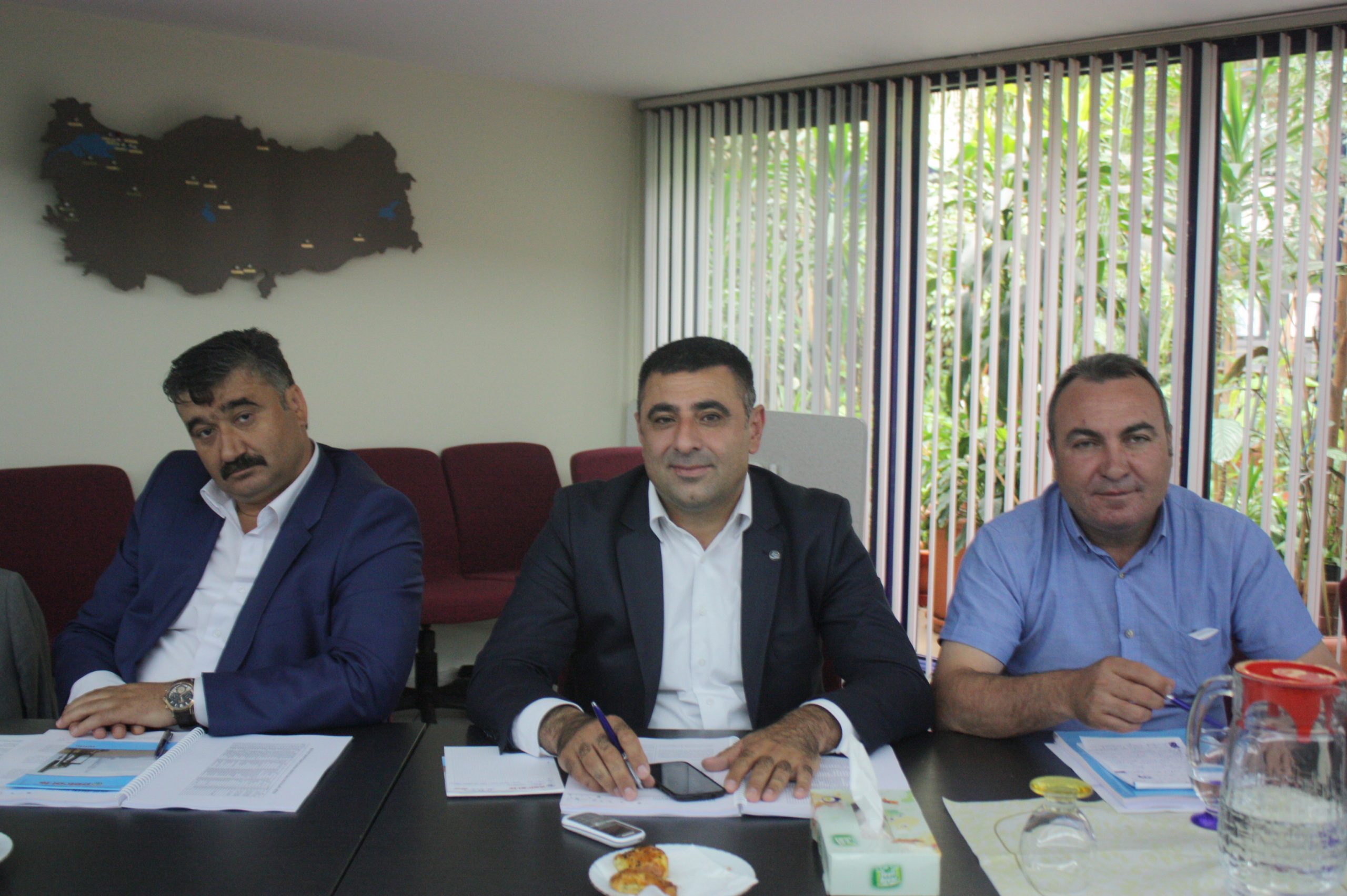 Demokratikleşmenin Önündeki Engeller Kaldırılsın