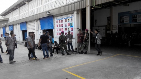 Endonezya'da işçiler Philips'in sendika düşmanı politikasına karşı grevde